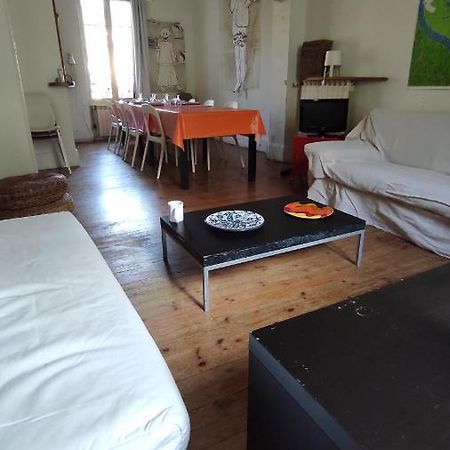 Grande maison ancienne simple et spacieuse. Vichy Extérieur photo