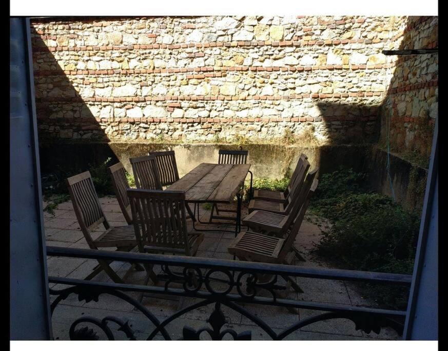 Grande maison ancienne simple et spacieuse. Vichy Extérieur photo