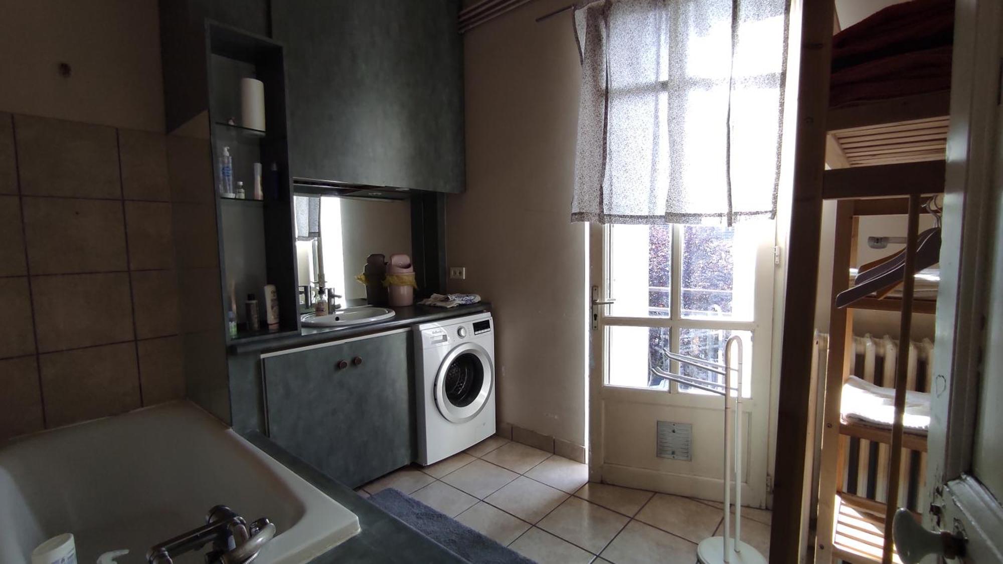 Grande maison ancienne simple et spacieuse. Vichy Extérieur photo